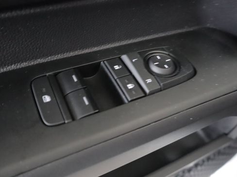 Used 2025 Toyota Tacoma SR w/ SR Upgrade Package RWD image 9