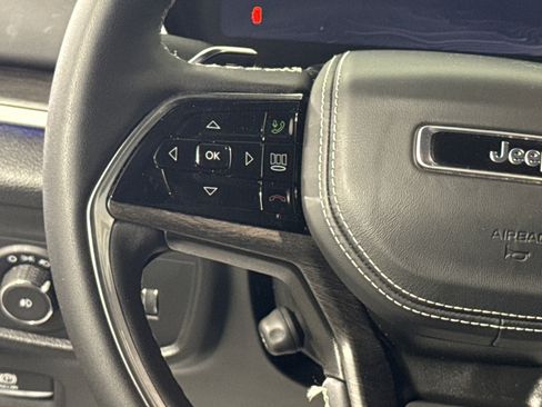 New 2025 Jeep Grand Cherokee Overland image 17