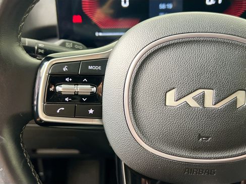 Used 2024 Kia Sorento S FWD image 17