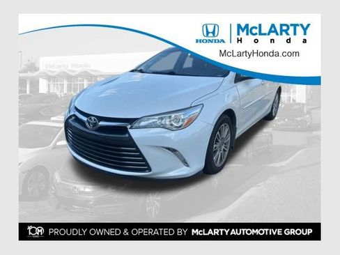 Used 2016 Toyota Camry XLE w/ Moonroof Package image 1