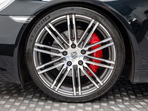 Used 2015 Porsche 911 Carrera 4S image 8