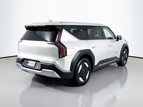 Used 2024 Kia EV9 Light RWD image 5