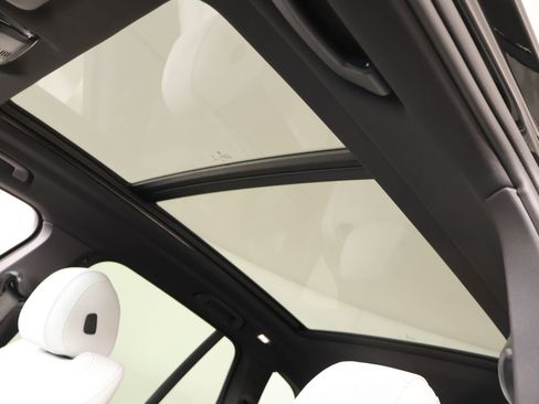 Used 2025 BMW X5 xDrive40i w/ Premium Package image 16