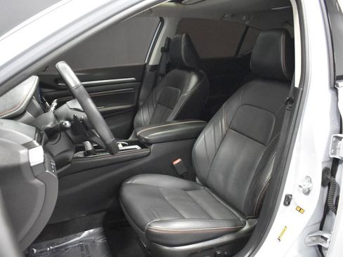 Used 2023 Nissan Altima 2.5 SR w/ SR Premium Package FWD image 5