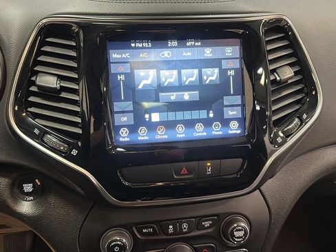 Certified 2022 Jeep Cherokee Limited image 22