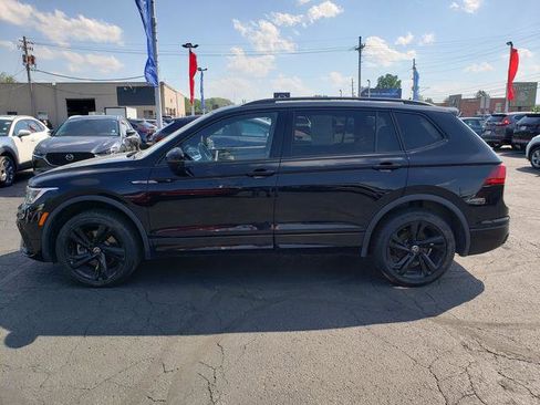 Used 2024 Volkswagen Tiguan SE R-Line AWD/4WD image 4