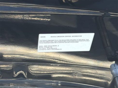 Used 2022 Tesla Model S image 9