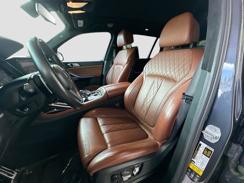 Used 2020 BMW X7 M50i w/ Dynamic Handling Package image 22