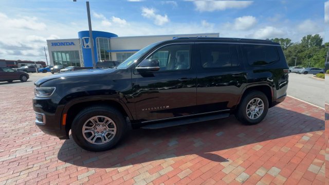 Used 2023 Jeep Wagoneer 2WD image 7