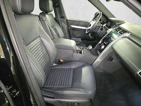 Used 2024 Land Rover Discovery Dynamic SE AWD/4WD image 9