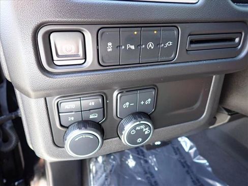 Used 2021 Chevrolet Suburban LT AWD/4WD image 17