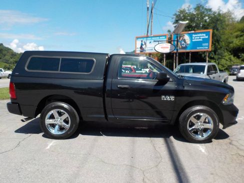 Used 2017 RAM 1500 Express AWD/4WD image 4