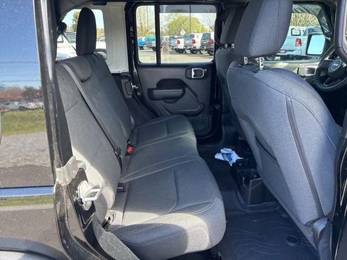 Used 2025 Jeep Wrangler Sport S image 12