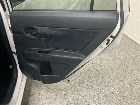 Used 2011 Scion xB FWD image 19