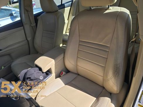 Used 2017 Toyota Camry XLE w/ Moonroof Package image 36