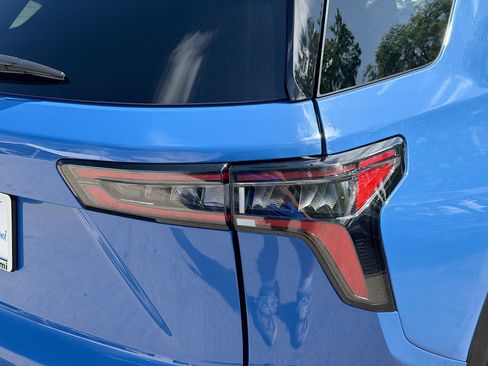 Used 2025 Chevrolet Equinox ACTIV image 28