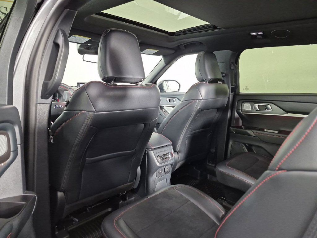 Used 2025 Ford Explorer ST w/ Sun And Sound Package AWD/4WD image 34