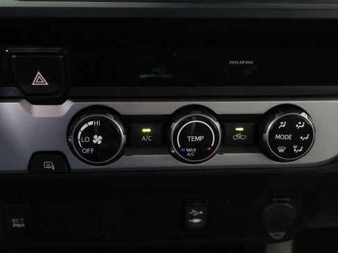 Used 2018 Toyota Tacoma SR w/ SR Convenience Package RWD image 40