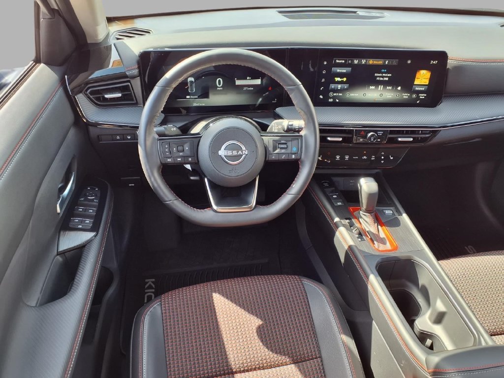 Used 2025 Nissan Kicks SR w/ SR Premium Package AWD/4WD image 4