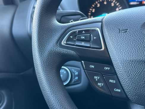 Used 2017 Ford Escape SE image 24