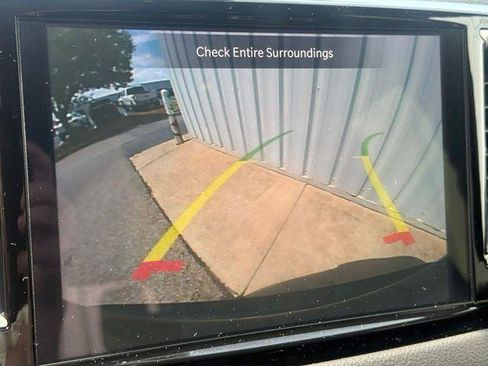 Used 2025 Chrysler Pacifica Select FWD image 12