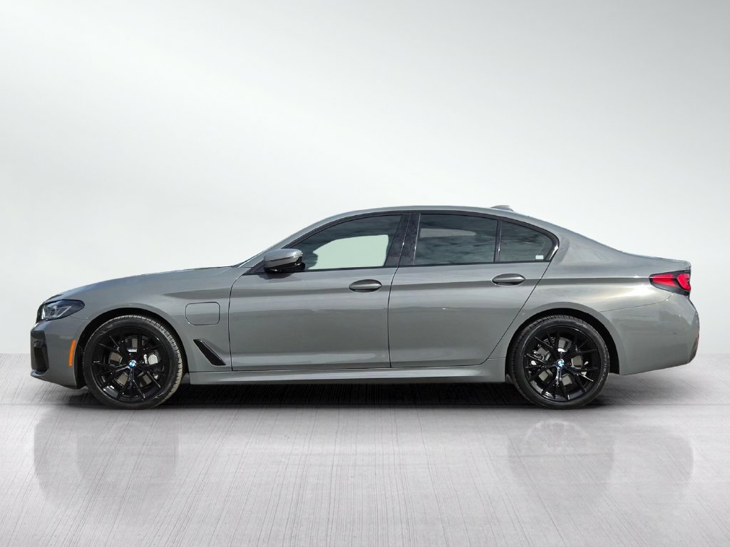 Used 2021 BMW 530e w/ M Sport Package RWD image 8