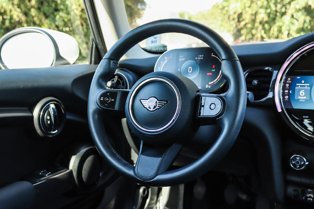Used 2024 MINI Cooper 2-Door Hardtop FWD image 19