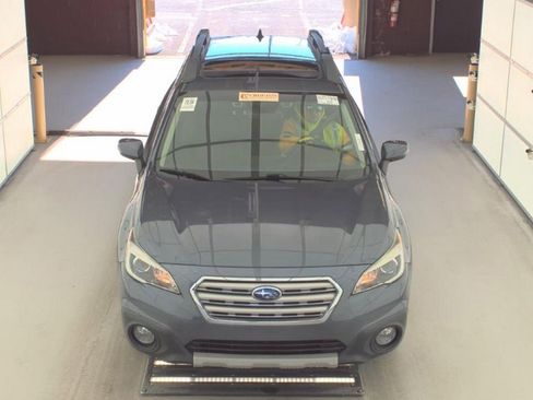 Used 2016 Subaru Outback 2.5i Limited image 2