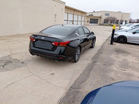 New 2025 Nissan Altima 2.5 SV w/ SV Premium Package FWD image 3