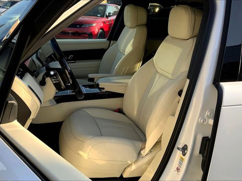 New 2025 Land Rover Range Rover SE image 13