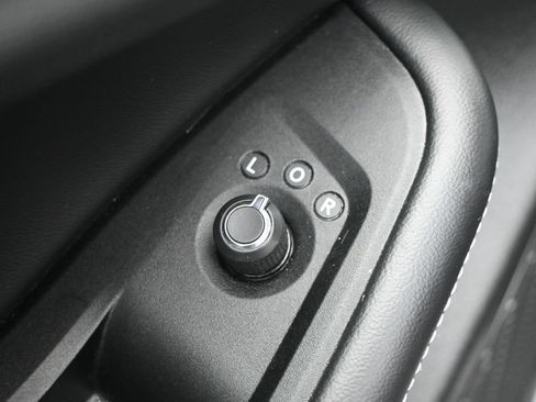 Used 2025 Jeep Grand Cherokee L Altitude AWD/4WD image 13