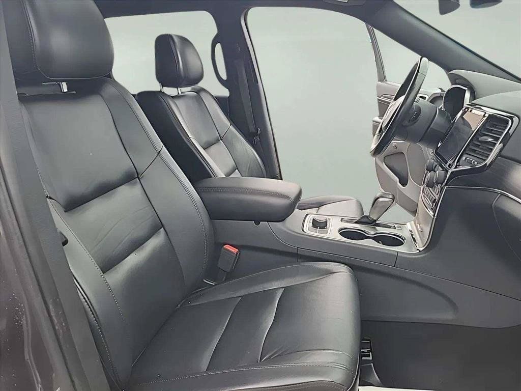 Used 2020 Jeep Grand Cherokee Limited AWD/4WD image 28