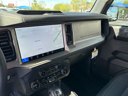 Used 2025 Ford Bronco Outer Banks image 14