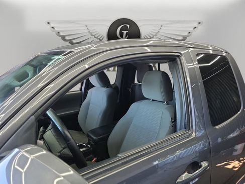 Used 2016 Toyota Tacoma SR5 RWD image 22