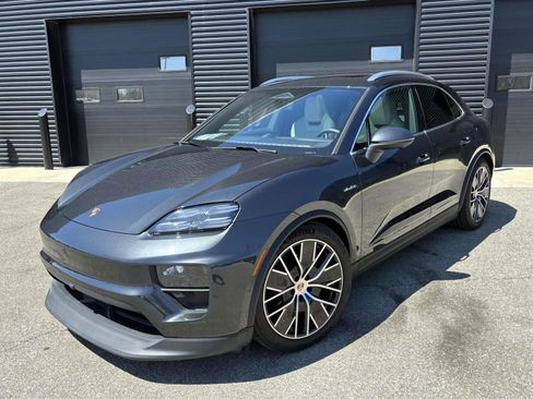 Certified 2025 Porsche Macan 4 Electric AWD/4WD image 1