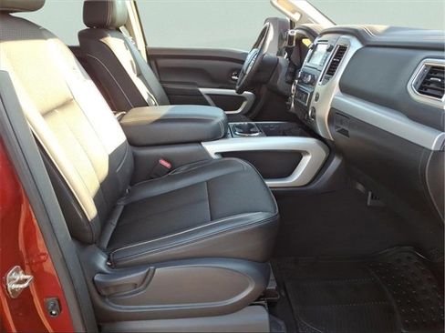 Used 2018 Nissan Titan PRO-4X image 26