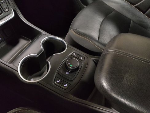 Used 2019 GMC Terrain SLT image 26