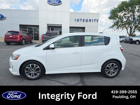 Used 2018 Chevrolet Sonic LT FWD image 1