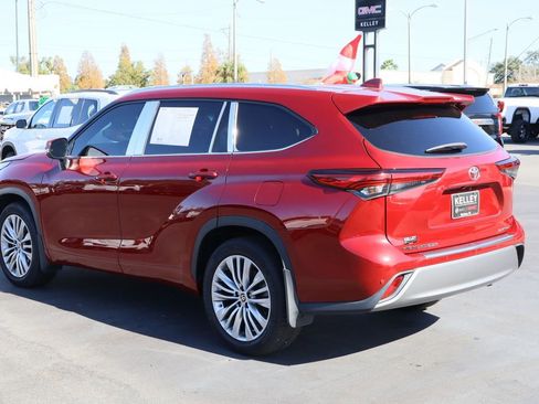 Used 2022 Toyota Highlander Platinum image 6