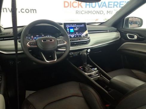 Used 2023 Jeep Compass Limited AWD/4WD image 10