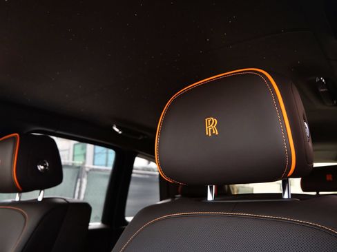 Used 2022 Rolls-Royce Cullinan Black Badge AWD/4WD image 10