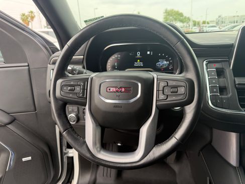 Used 2022 GMC Yukon SLT w/ SLT Premium Package AWD/4WD image 13