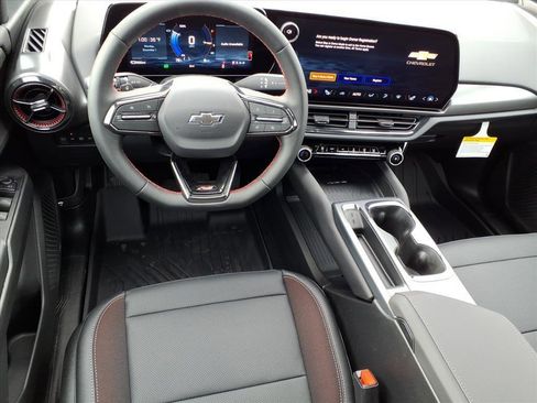 New 2026 Chevrolet Equinox EV RS image 9