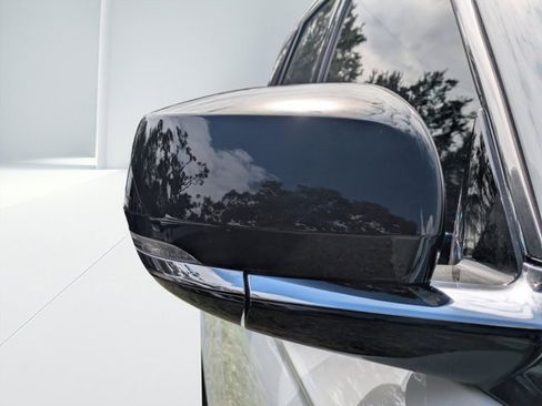 New 2025 Jeep Grand Cherokee Overland w/ Adv Protech Group III image 10