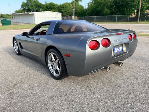 Used 2004 Chevrolet Corvette Coupe w/ Roof Package RWD image 5