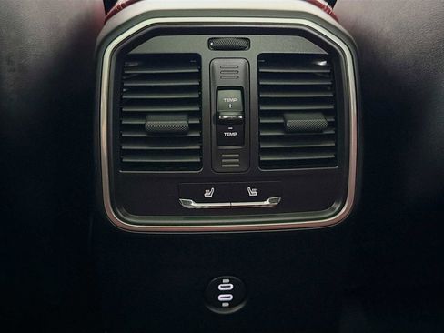 Used 2024 Porsche Macan GTS image 24