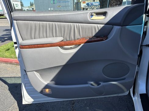 Used 2004 Toyota Sienna XLE image 28