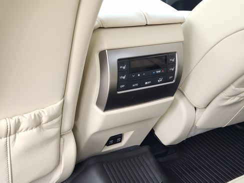Used 2023 Lexus GX 460 Luxury AWD/4WD image 38