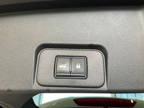Used 2023 Nissan Rogue Platinum w/ Platinum Premium Package AWD/4WD image 21