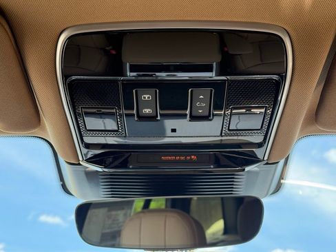 New 2025 Land Rover Range Rover SE AWD/4WD image 23